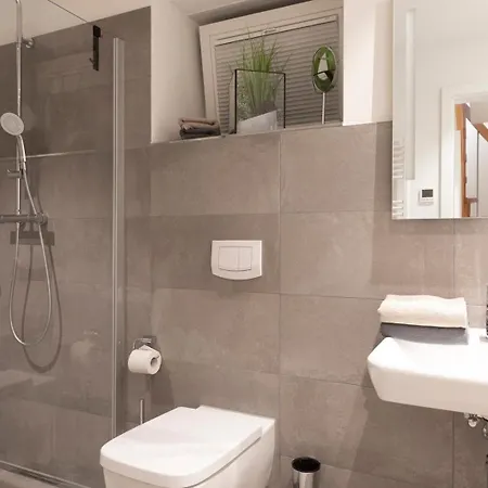 Haus Billstrasse 233 - 3 Apartment *